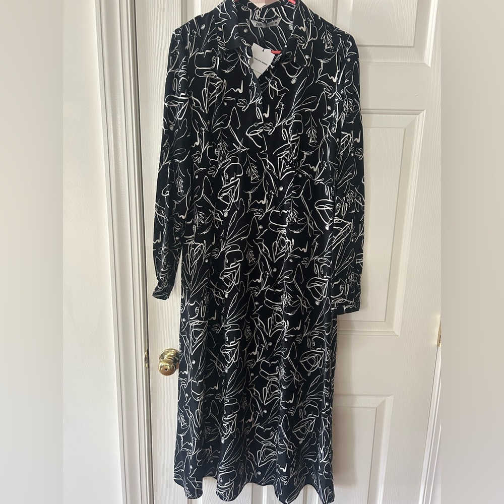NWT ZARA MAXI DRESS SIZE L black white graphic design